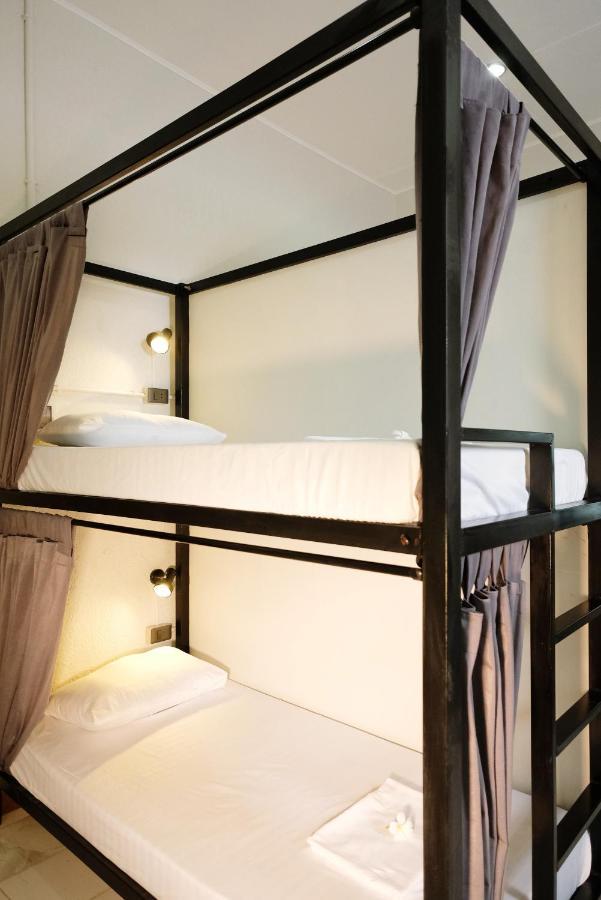 Hostel Mad Monkey Dumaguete *